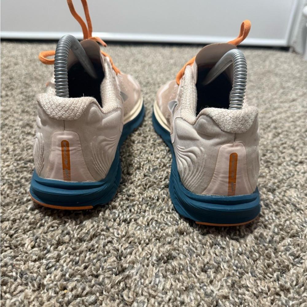 Altra torin 5 Women's Running Shoes in Light Pink, Navy & Orange - Picture 5 of 8